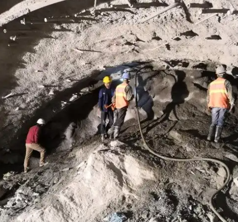 沛县拱顶带模注浆料的施工流程及注意事项